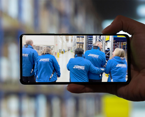 Imagevideo auf dem Smartphone vom Logistikzentrum ZUFALL in Flieden